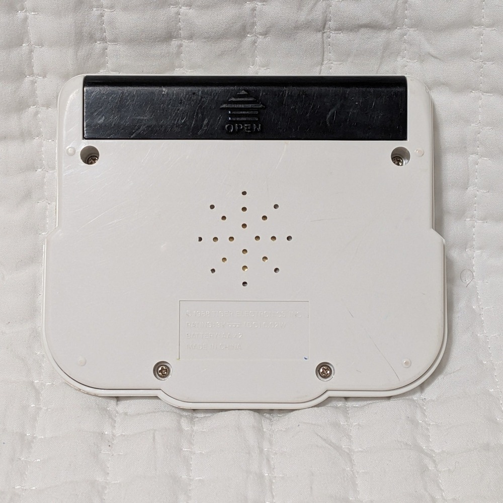 VTG‎ Tiger Electronics 1988 Hook Peter Pan LCD Handheld Video Game *TESTED* - Picture 3 of 10
